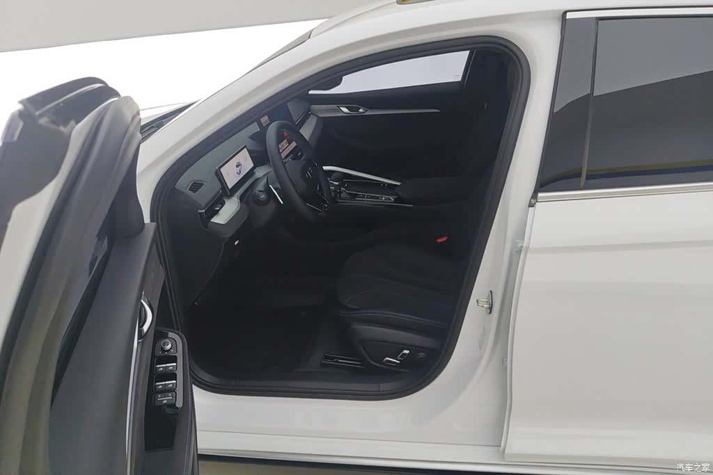 Geely Preface, 2025 9