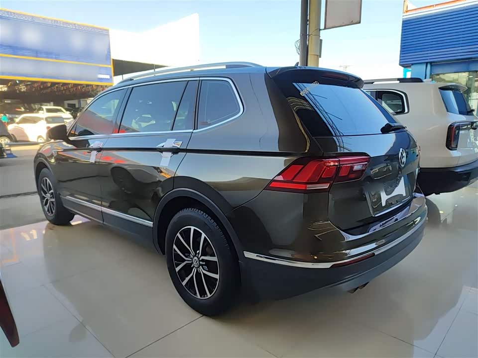 Volkswagen Tiguan L