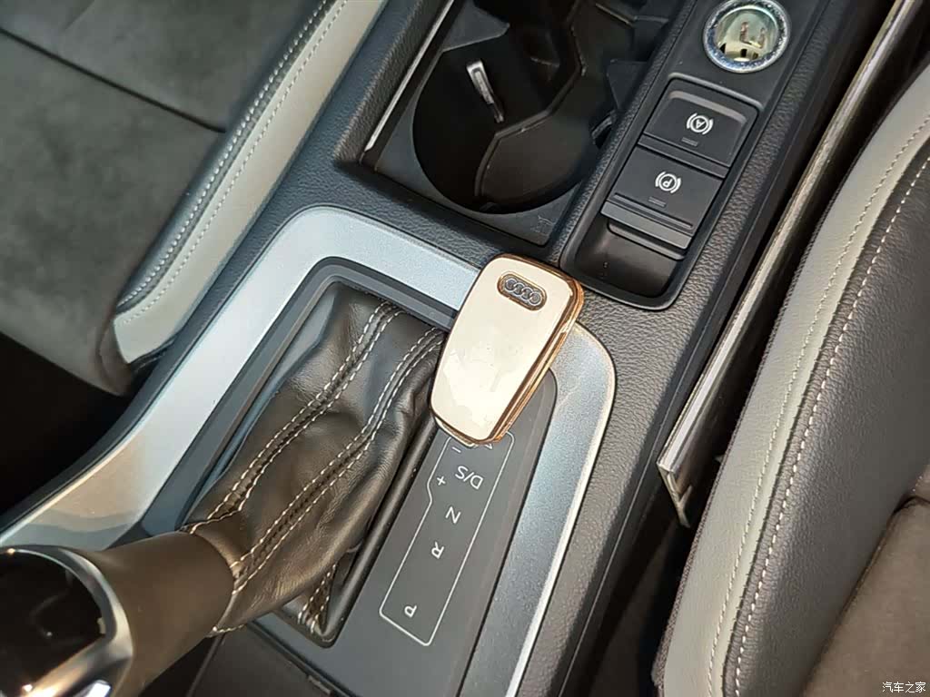 Audi Q3, 2020 9
