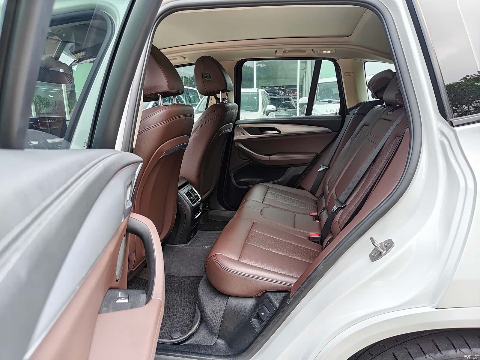 BMW iX3, 2021 8