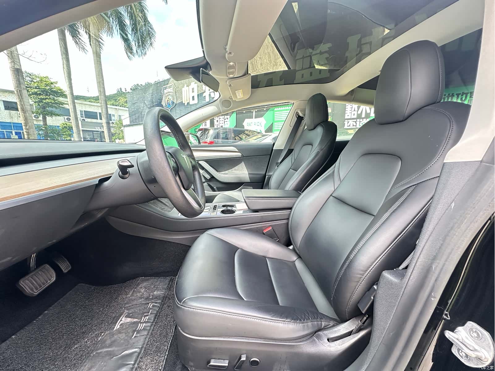 Tesla Model 3, 2022 13