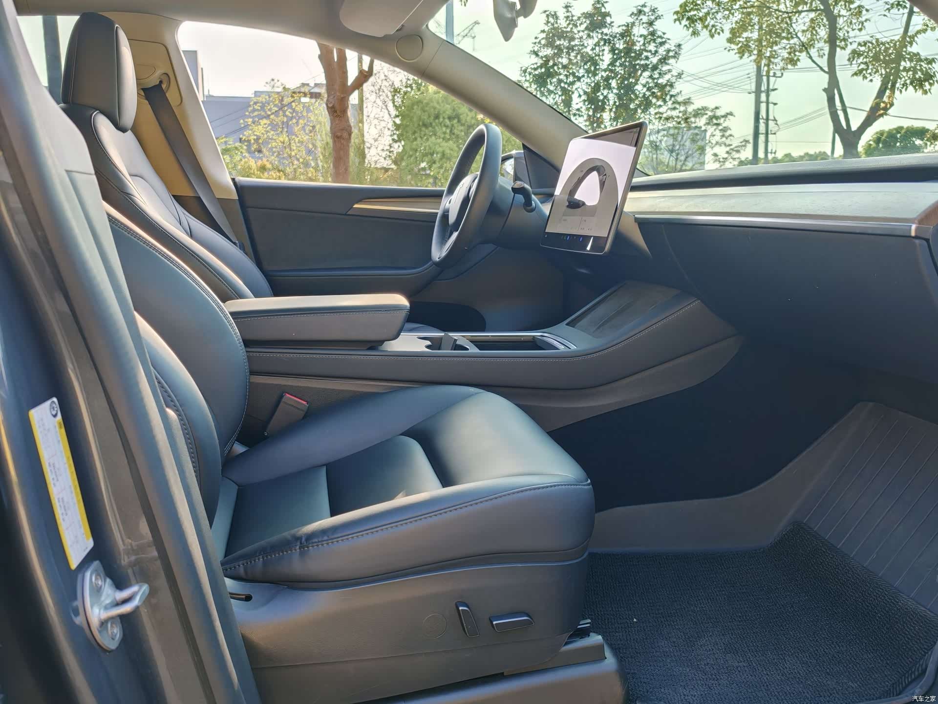 Tesla Model Y, 2023 20