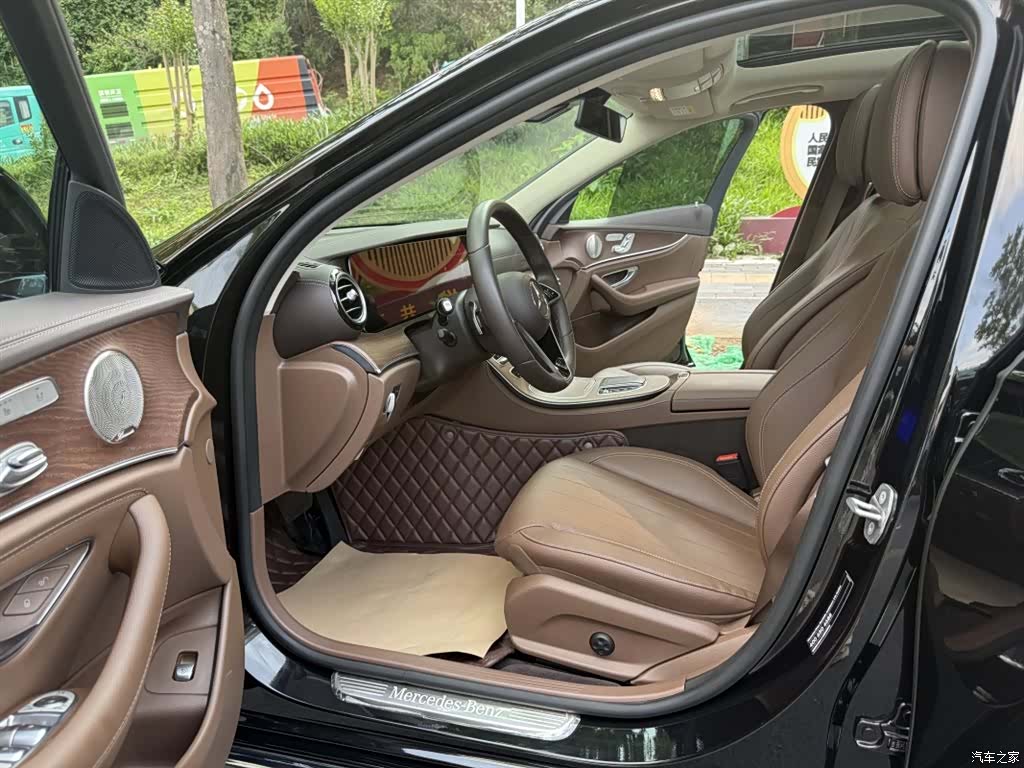 Mercedes-Benz E-Class, 2022 10