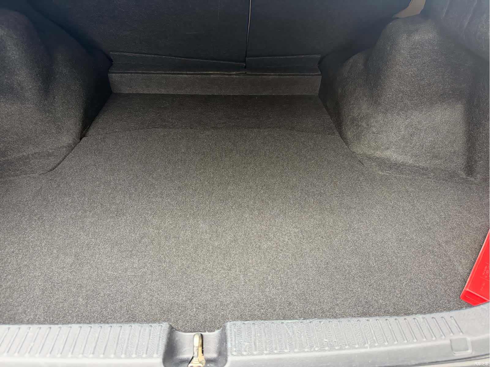 Toyota 2.5V, 2011 13