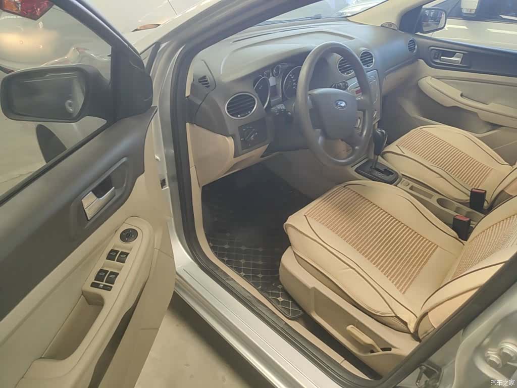 Ford Focus, 2014 12