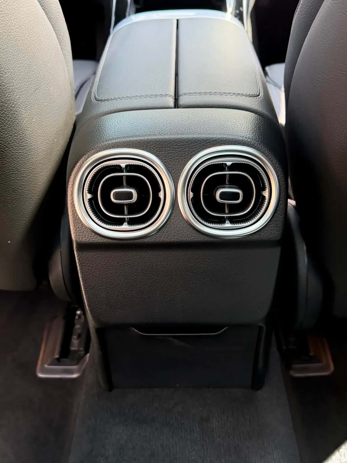 Mercedes-Benz C-Class, 2024 6