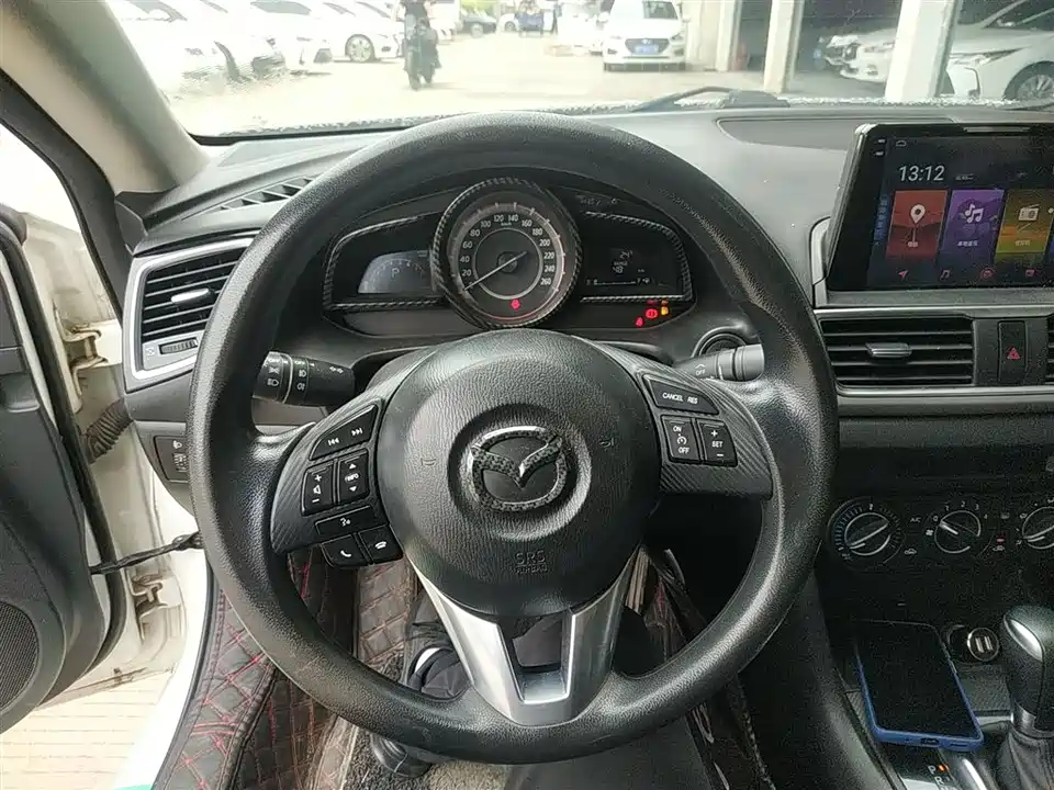 Mazda 3 Angkesaila