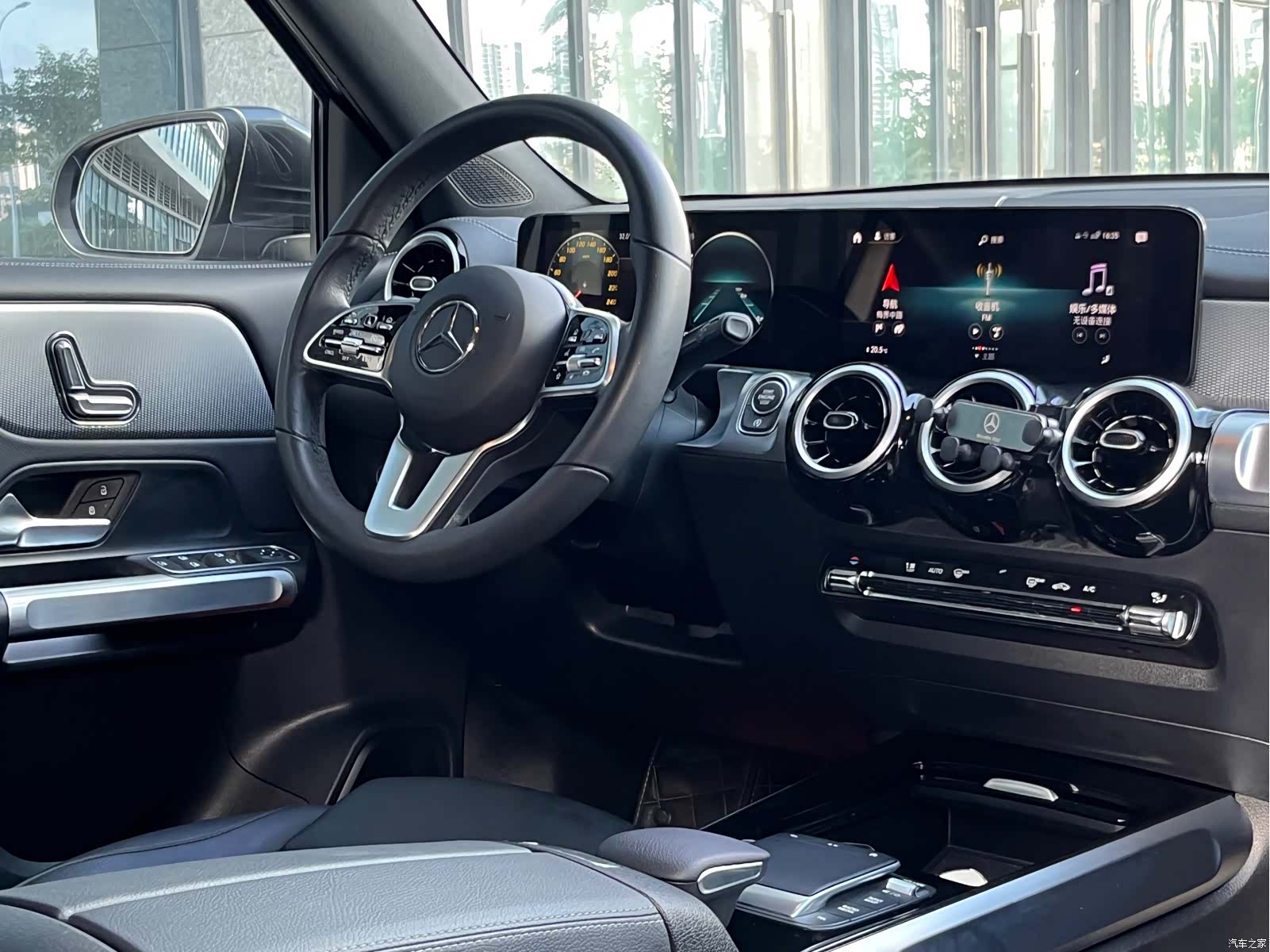 Mercedes-Benz GLB, 2022 12