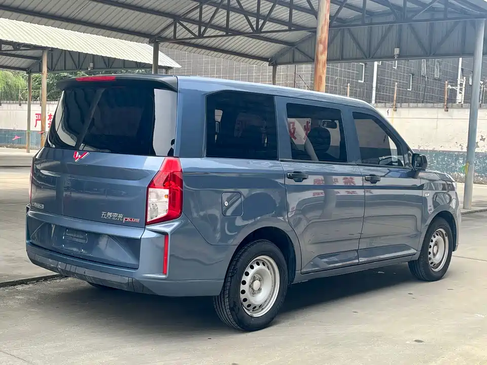 Wuling Wuling Hongguang PLUS