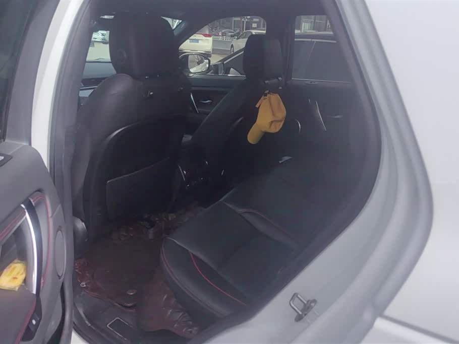 Land Rover Discover sources for sports