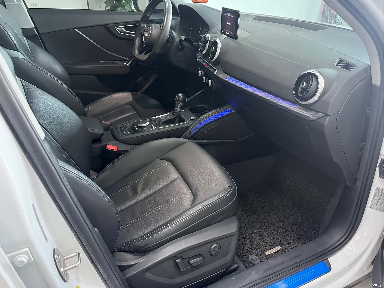Audi Q2L, 2022 10