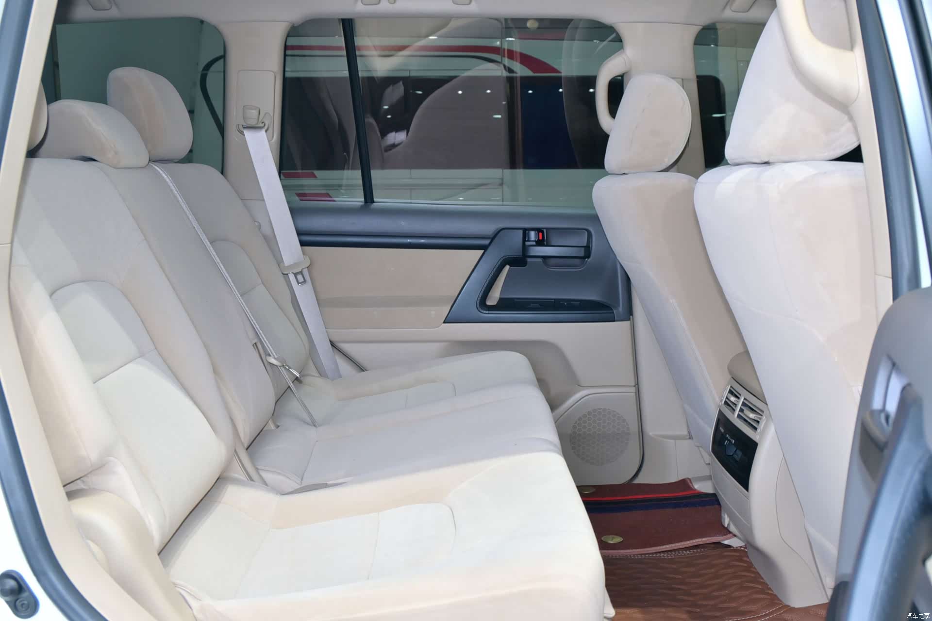 Toyota Land Cruiser, 2018 13