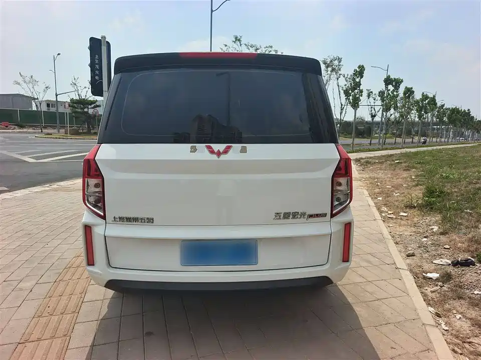 Wuling Wuling Hongguang PLUS