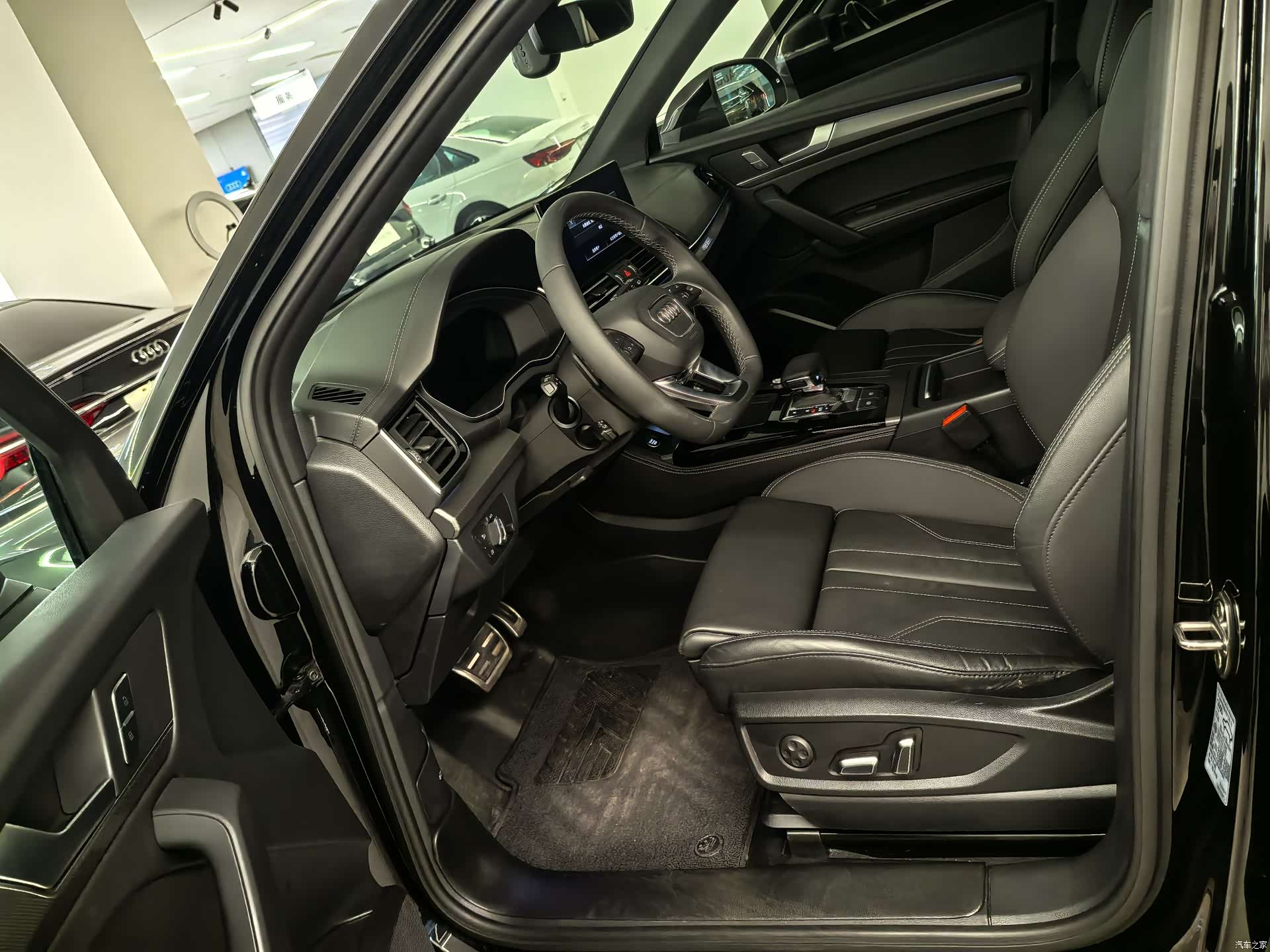 Audi Q5L, 2024 9