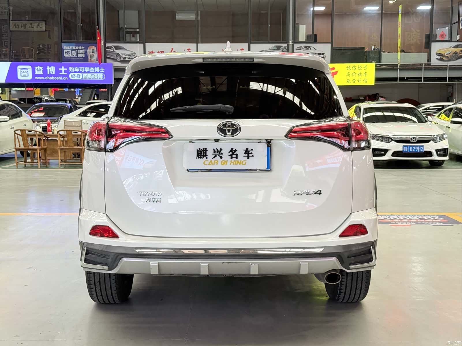 Toyota RAV4, 2018 все фото