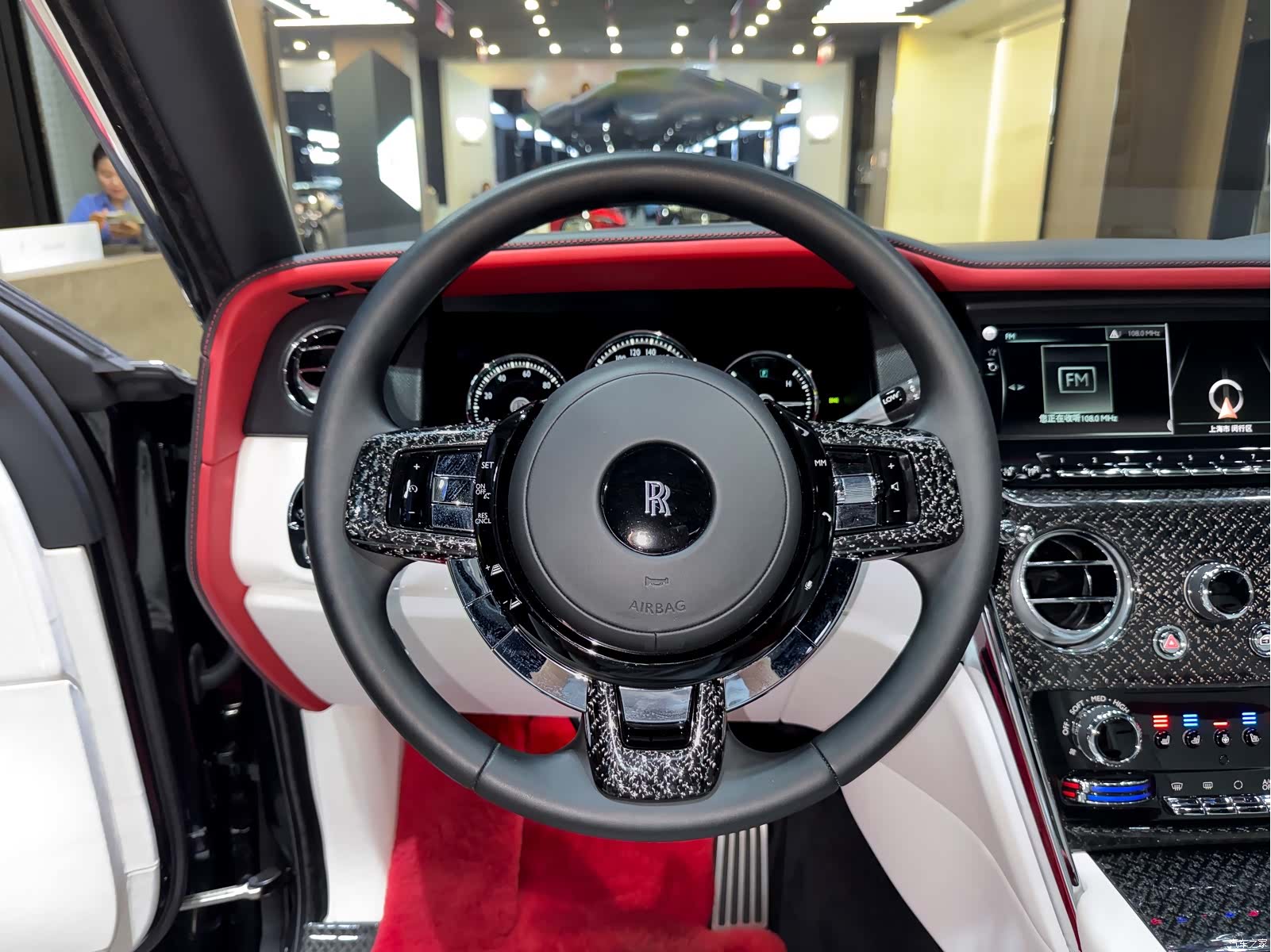 Rolls-Royce Cullinan, 2022 7
