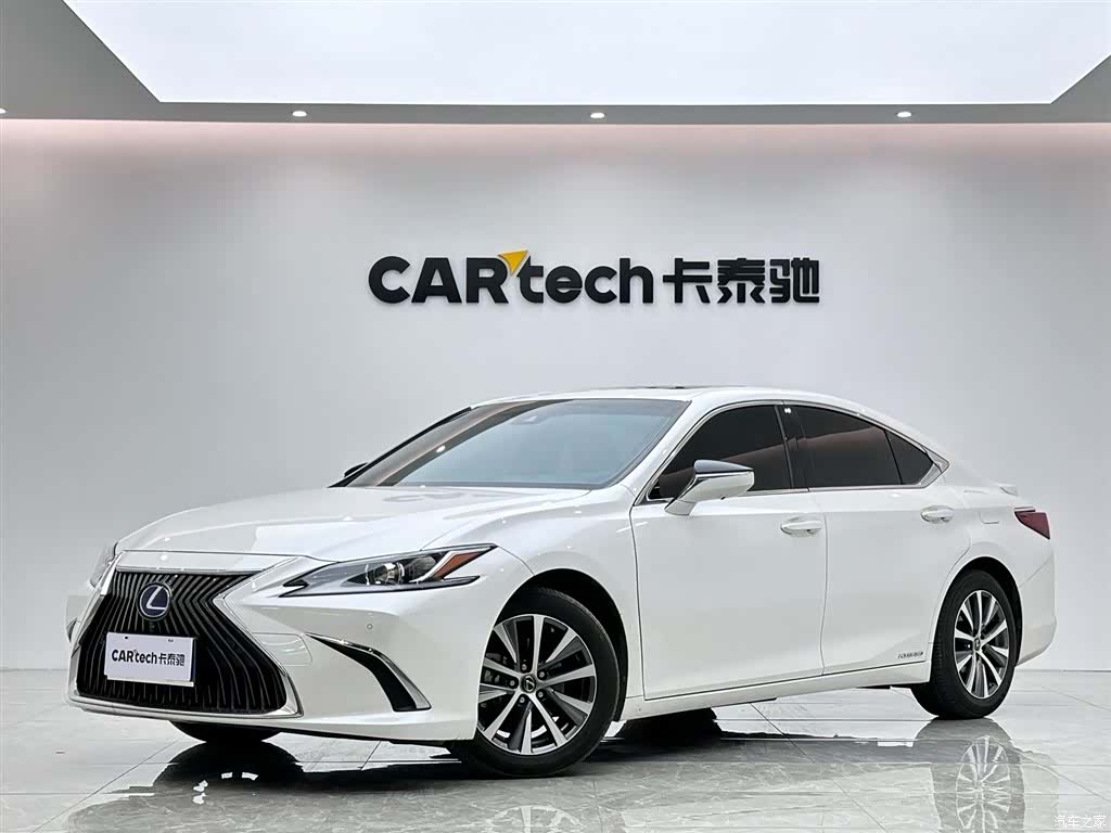 Lexus ES, 2021 1