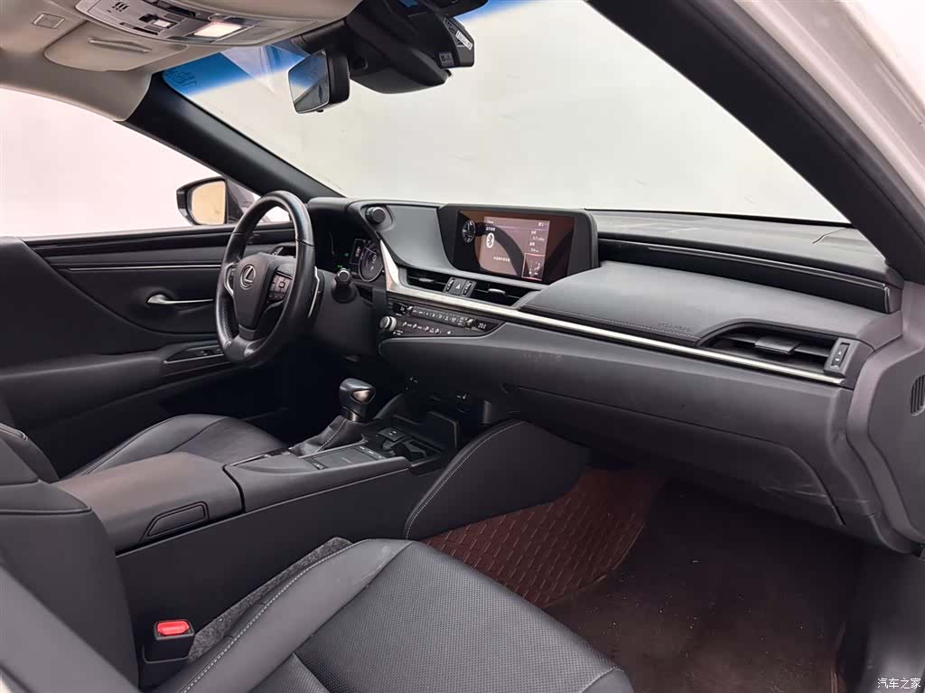 Lexus ES, 2021 11