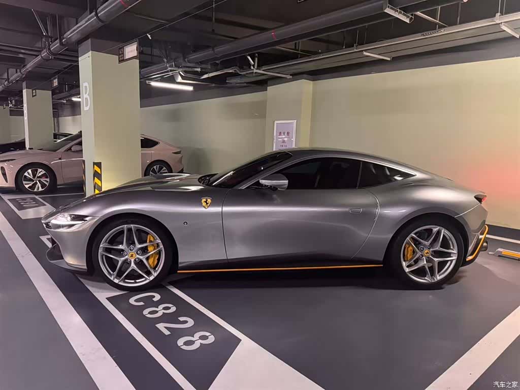 Ferrari Roma, 2021 6