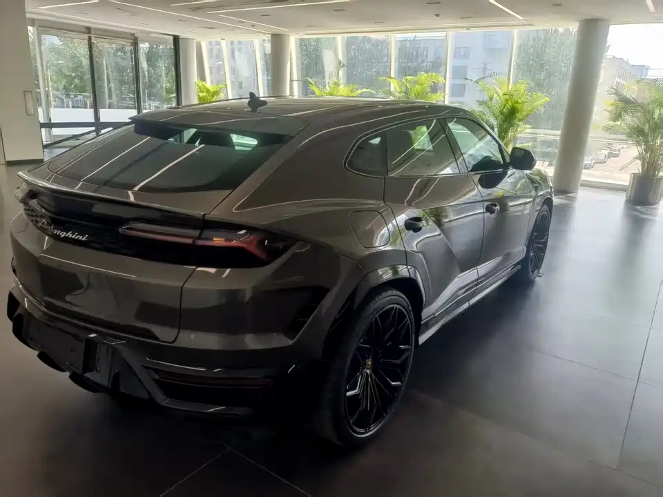 Lamborghini Urus SE