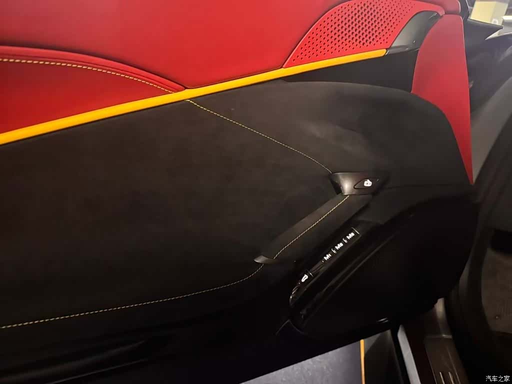 Ferrari Roma, 2021 12