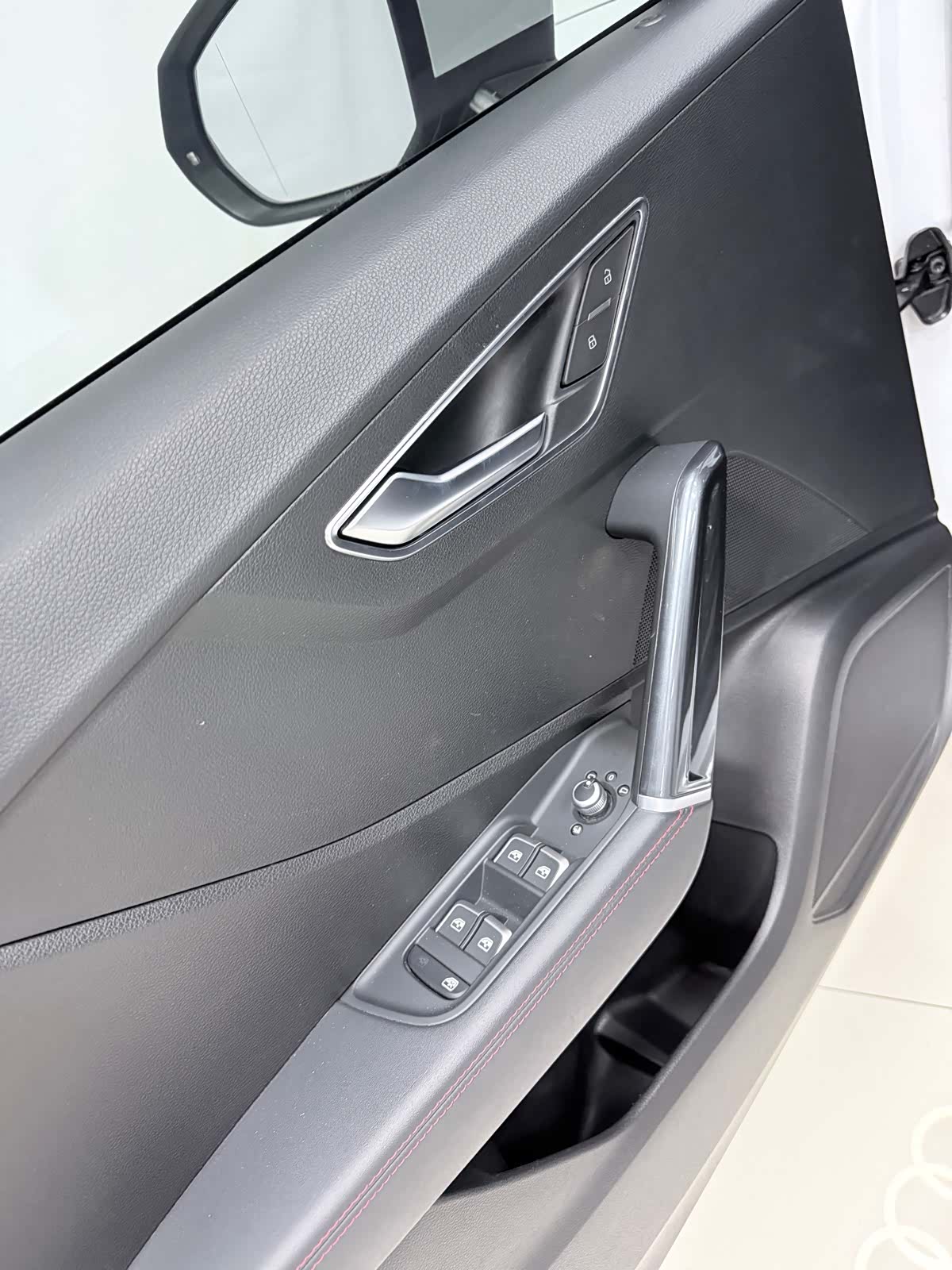 Audi Q2L, 2023 20