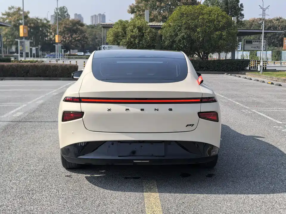 XPENG P7