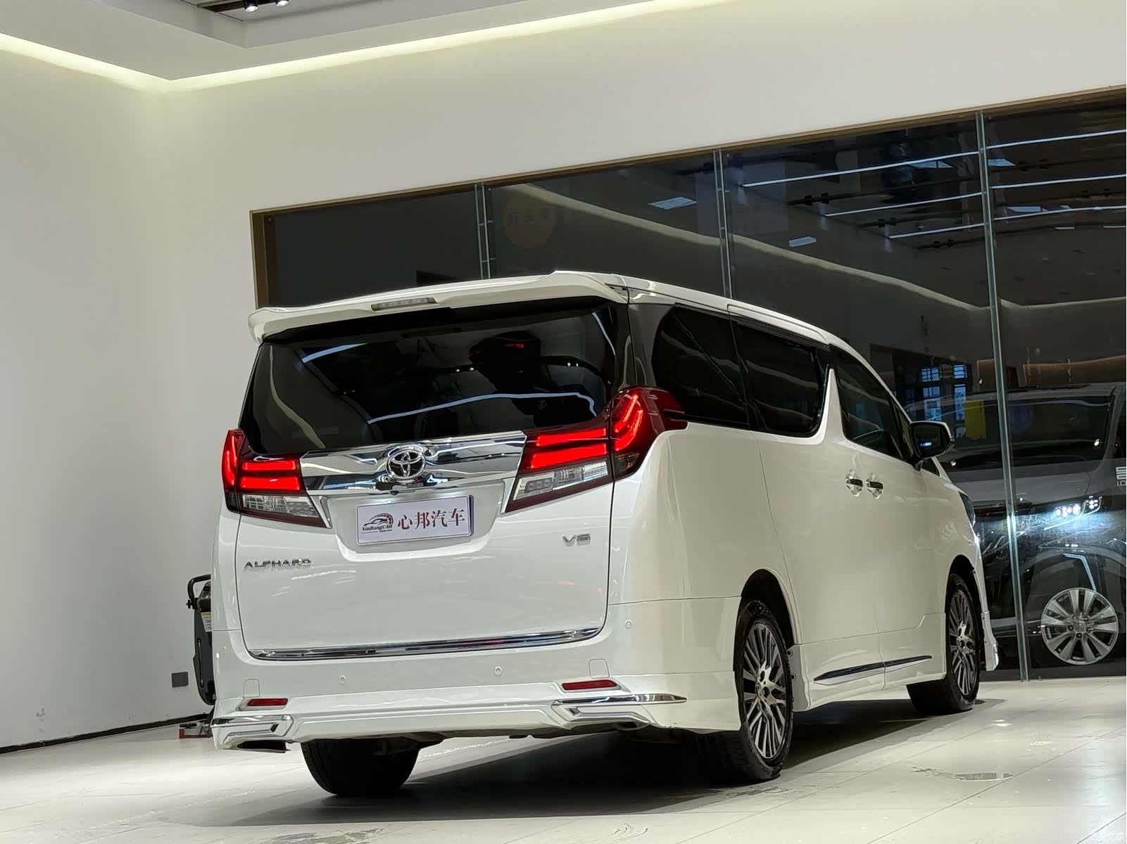 Toyota Alphard, 2016 23