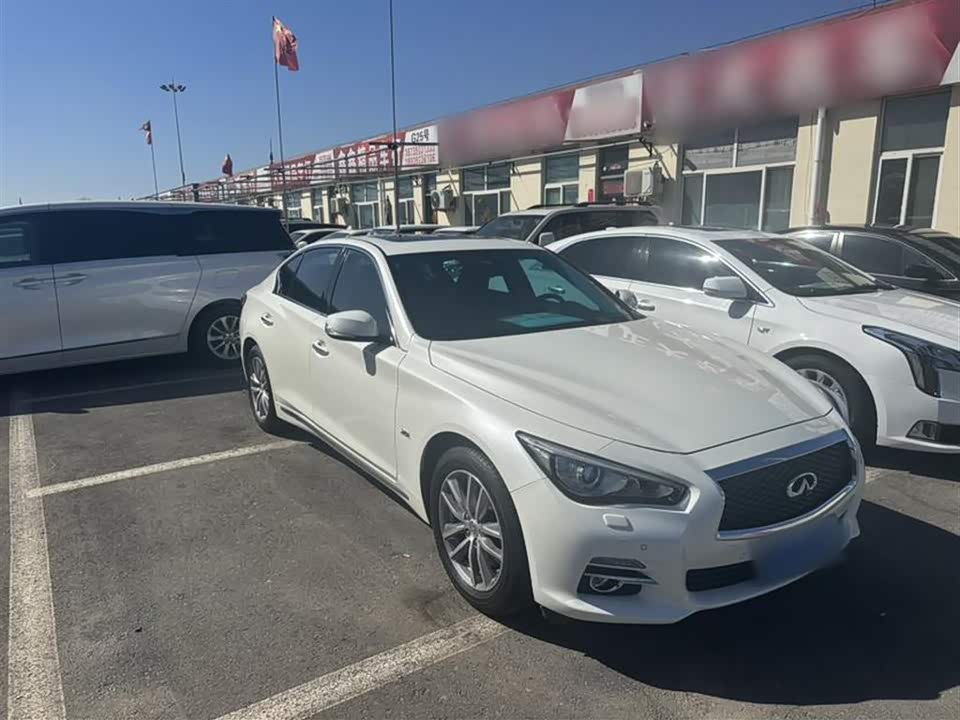Infiniti Q50L