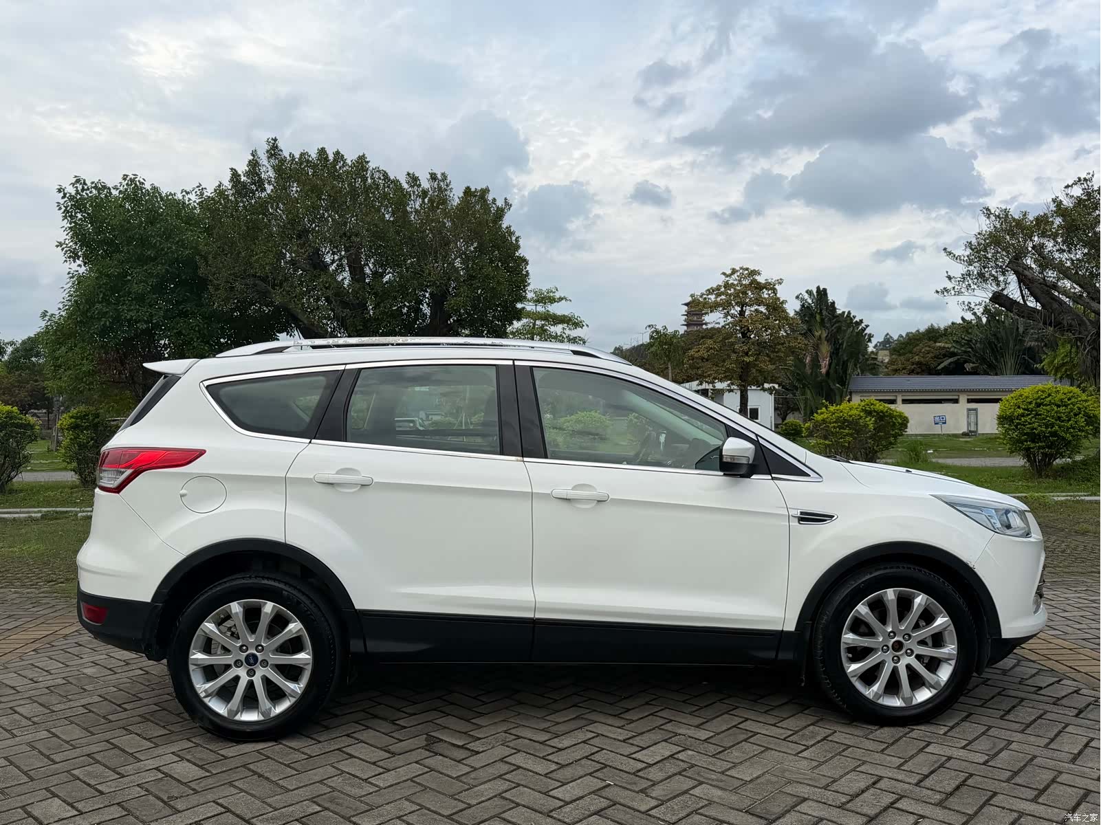 Ford Kuga, 2016 8