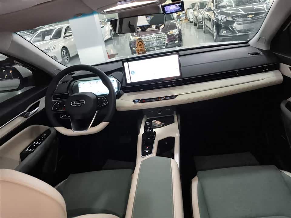 Geely Emgrand L HiP Geely Emgrand L HiP