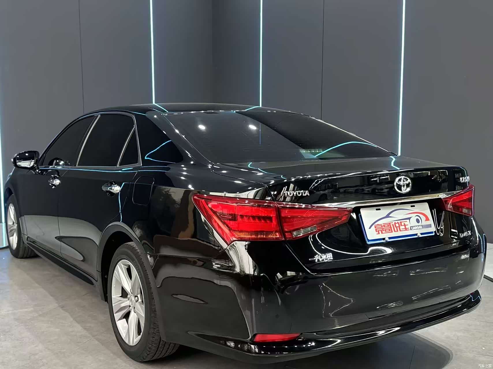 Toyota Crown, 2017 8