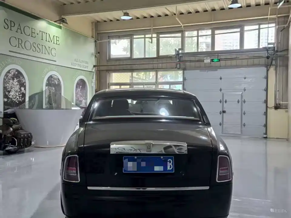 Rolls-Royce Phantom