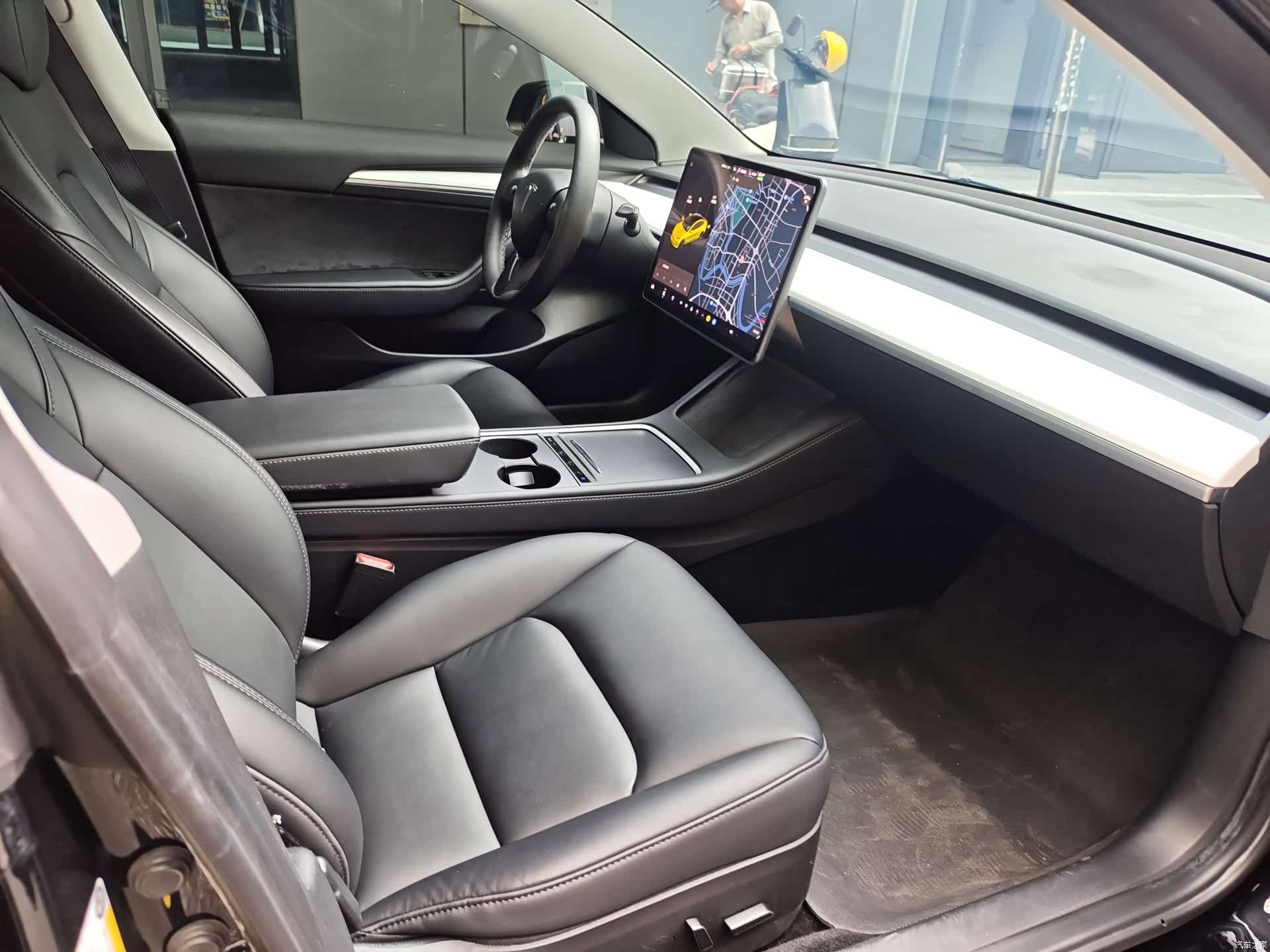 Tesla Model 3, 2023 14