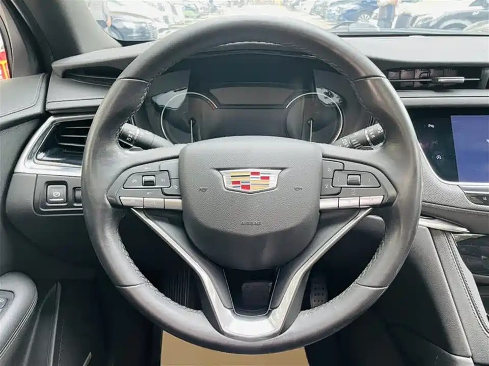 Cadillac XT6
