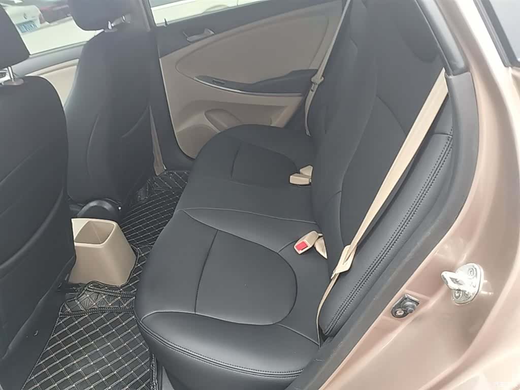 Hyundai GLS, 2015 17