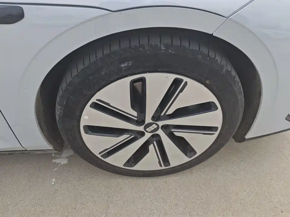 Geely Galaxy Galaxy E8