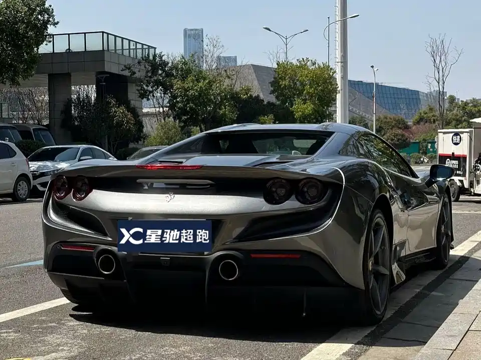 Ferrari F8