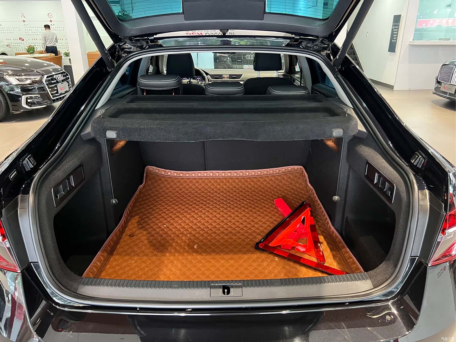 Skoda Superb, 2023 22