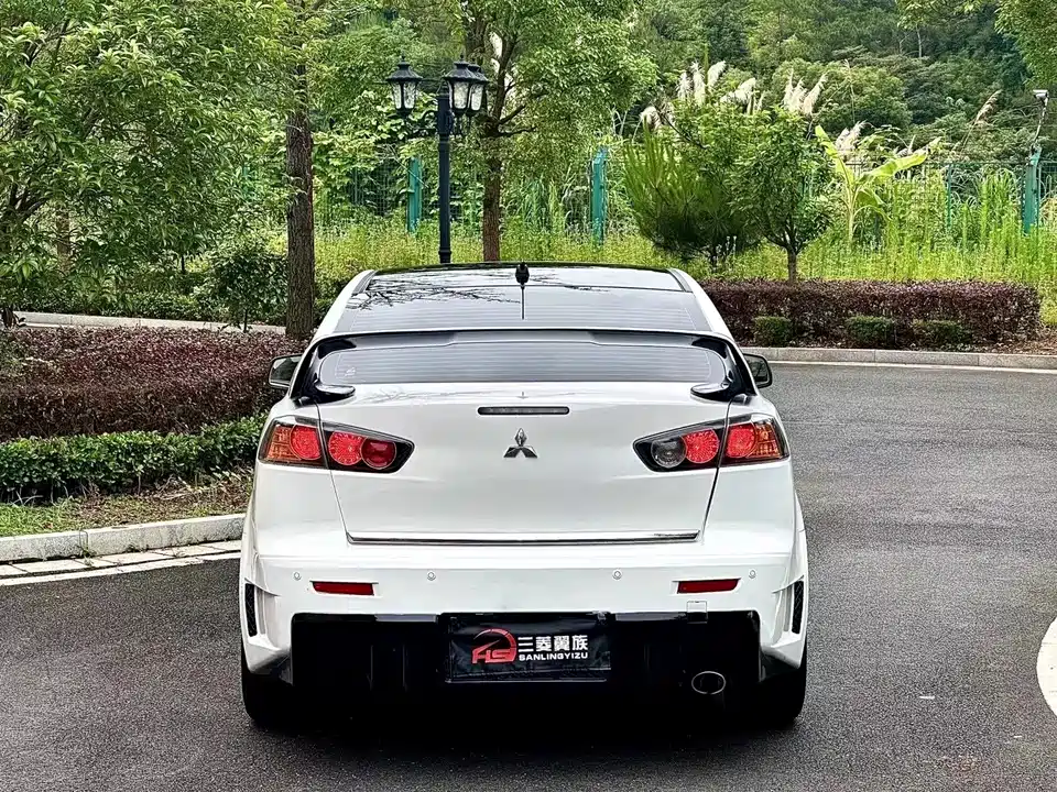 Mitsubishi Wing God