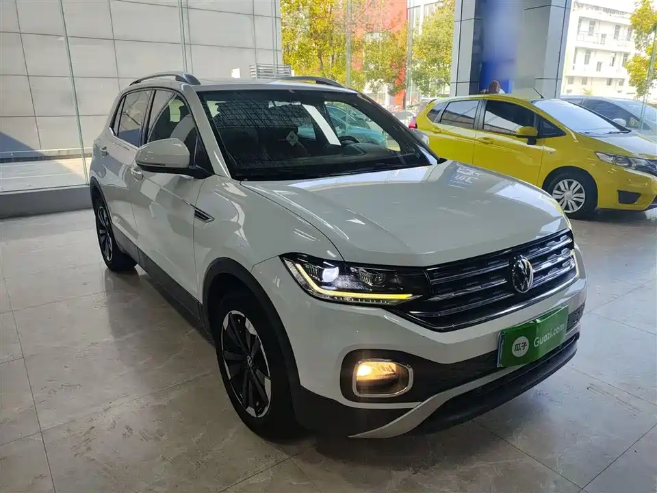 Volkswagen Exploring the shadow