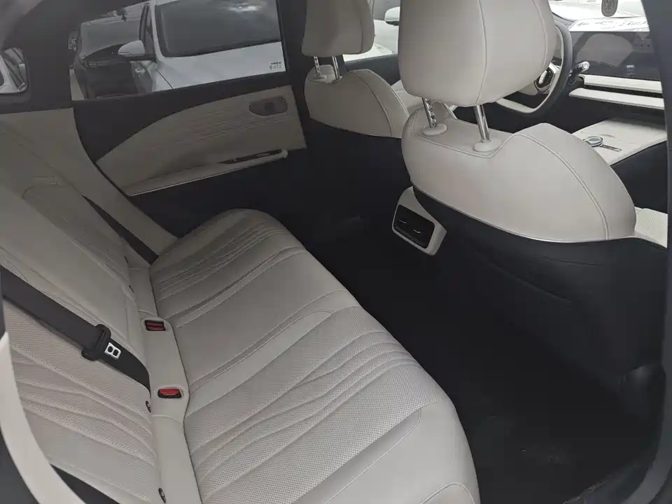 Geely Galaxy Galaxy E8