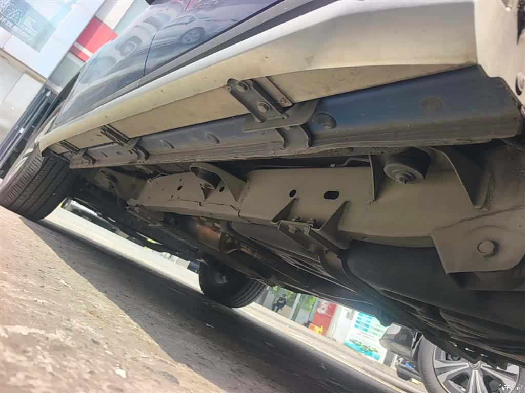 Roewe RX8, 2020 18