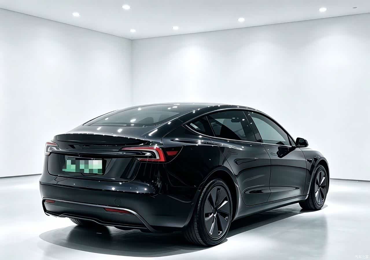 Tesla Model 3, 2025 7