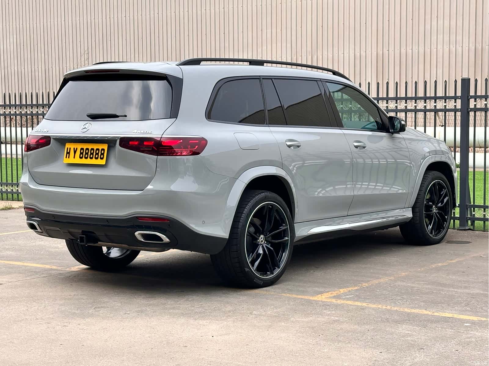 Mercedes-Benz GLS, 2024 6