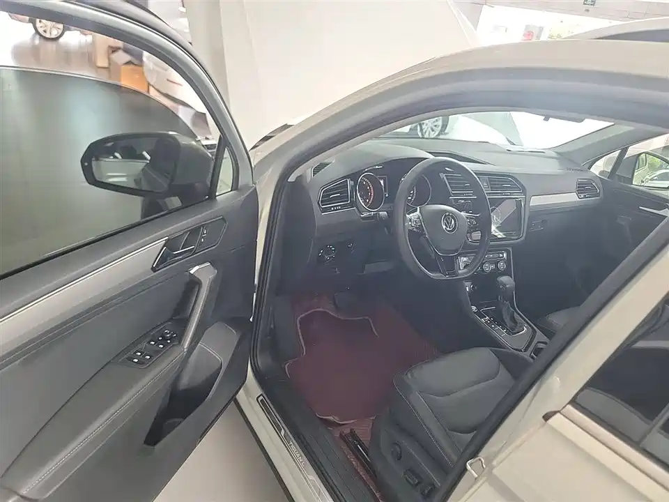 Volkswagen Tiguan L