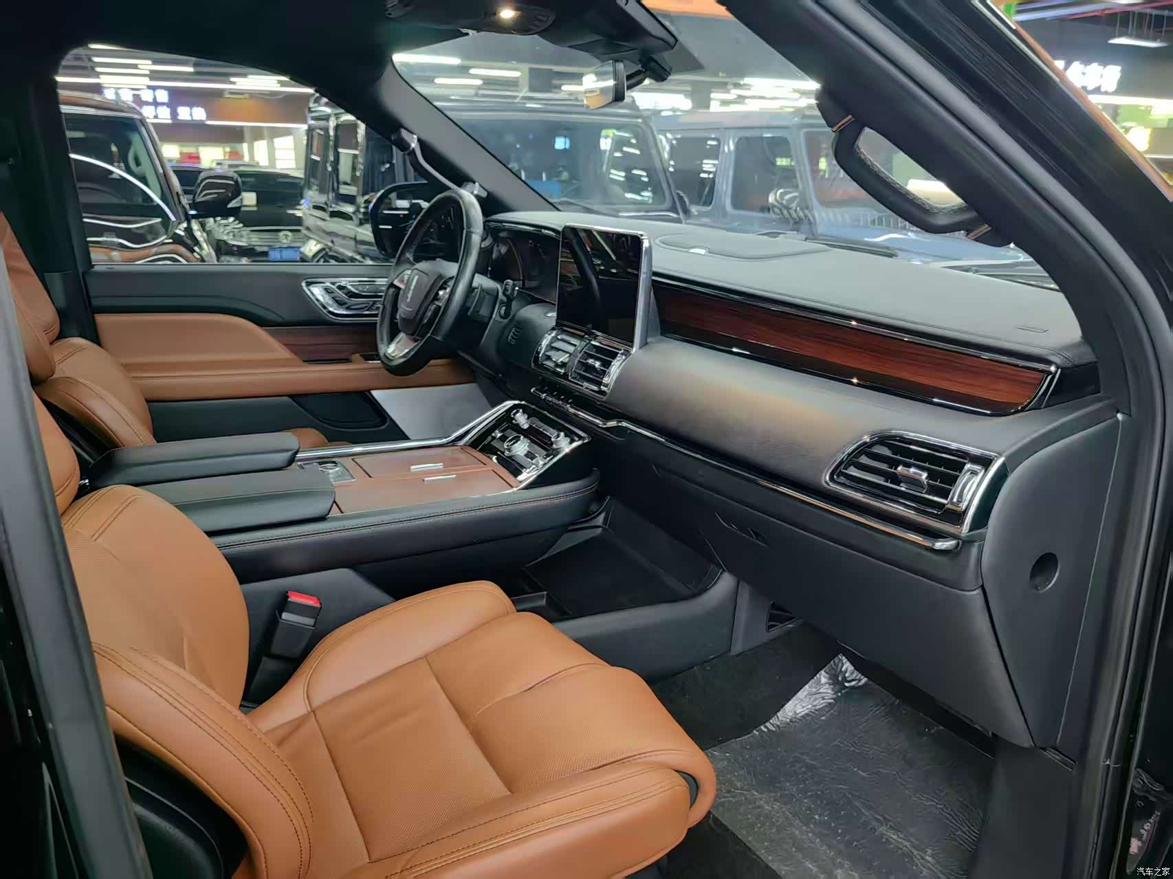 Lincoln Navigator, 2021 4