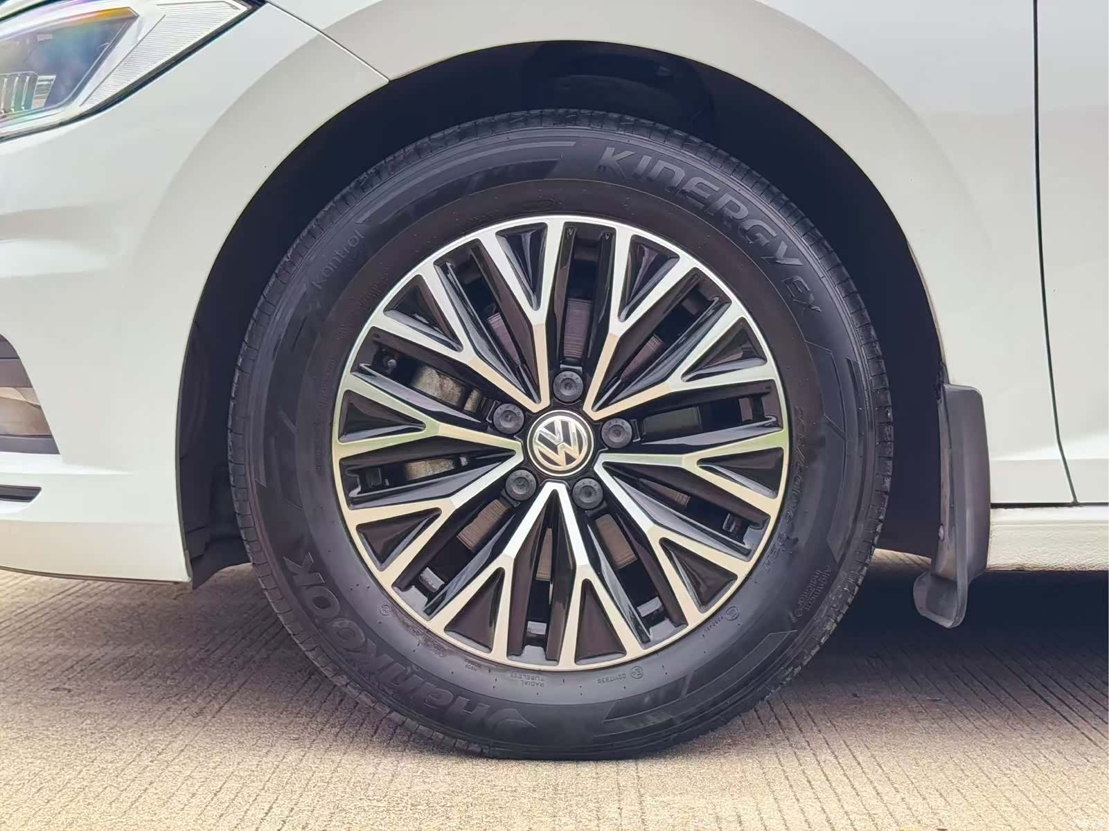 Volkswagen Sagitar, 2021 13