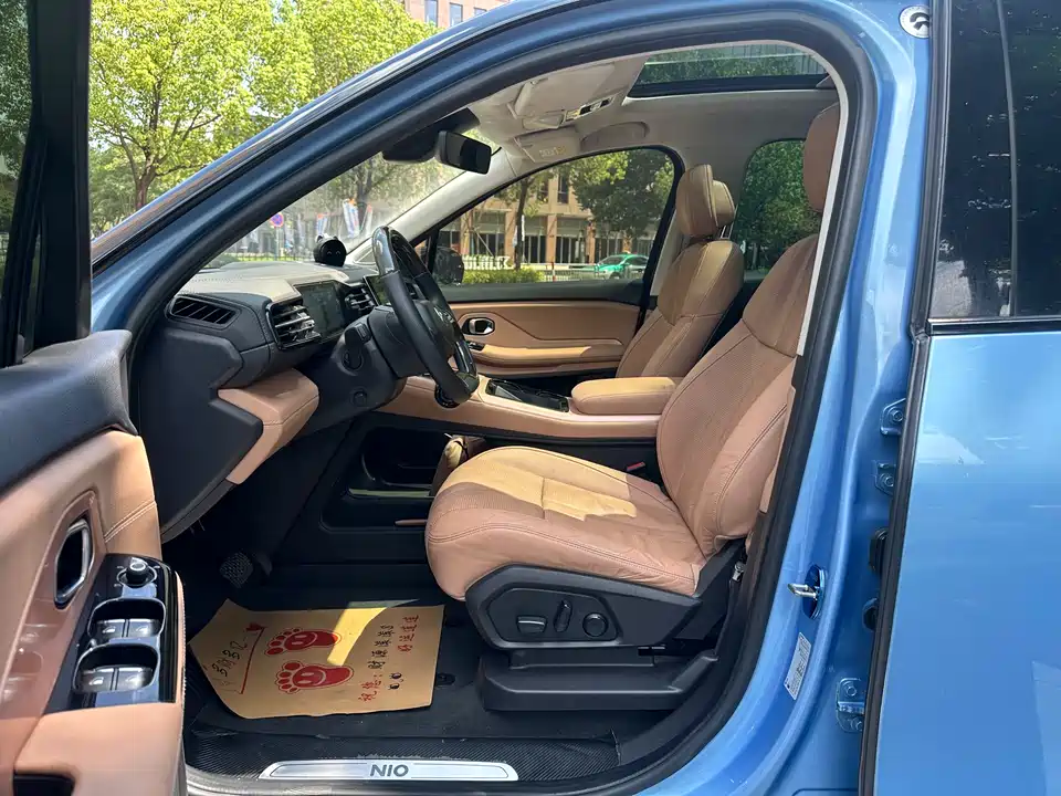 NIO ES8