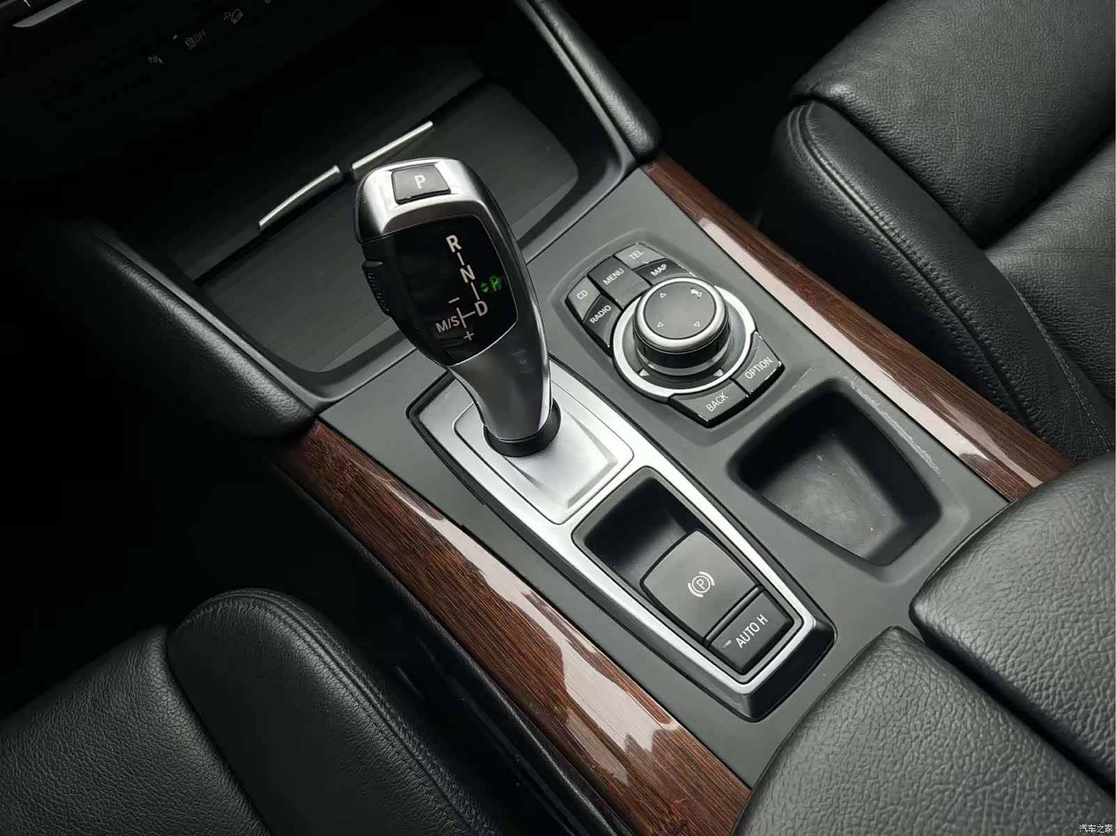 BMW X6, 2011 23